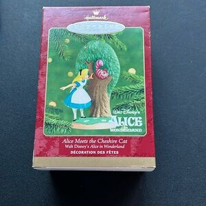 HALLMARK 2000 Alice Meets the Cheshire Cat Ornament